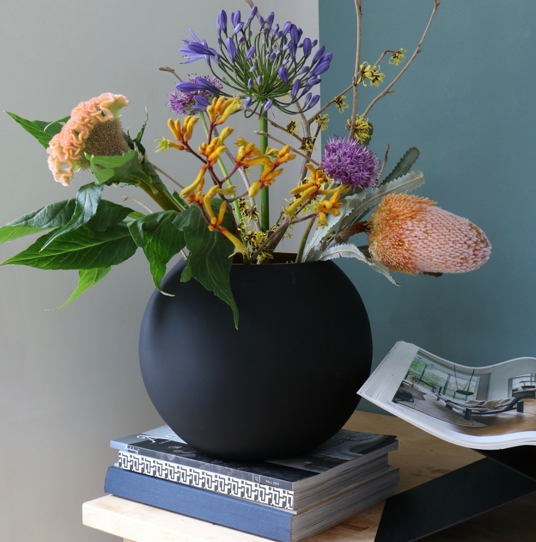 Vaas - Zambezi - Black Gold - Silkartflowers.com