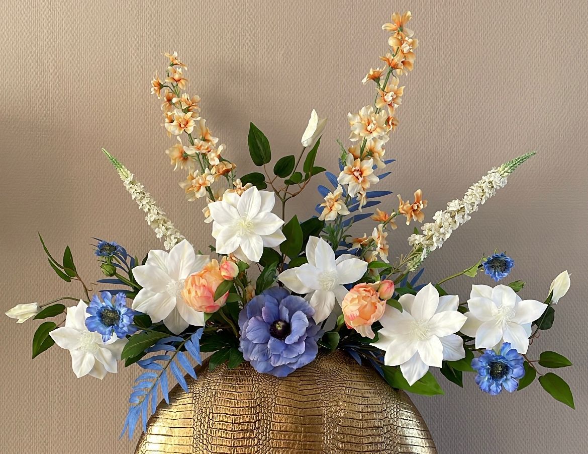 Bouquet de Juna avec vase